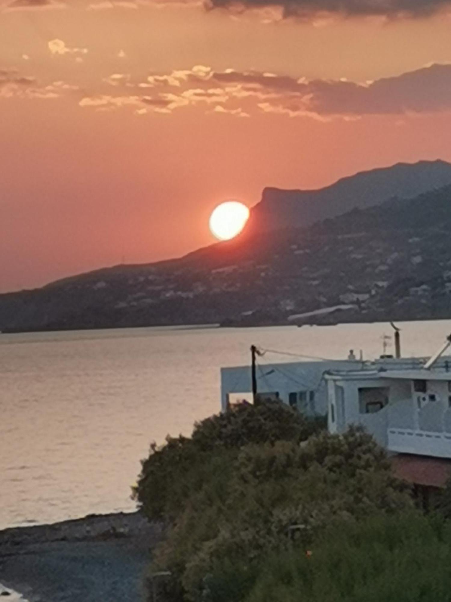 Stratos Sunset House Leilighet Koutsourás Eksteriør bilde